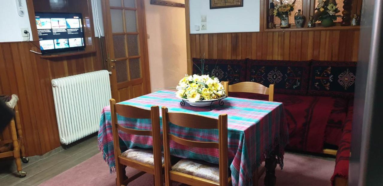 Eufrosini Guesthouse Мецово Екстериор снимка
